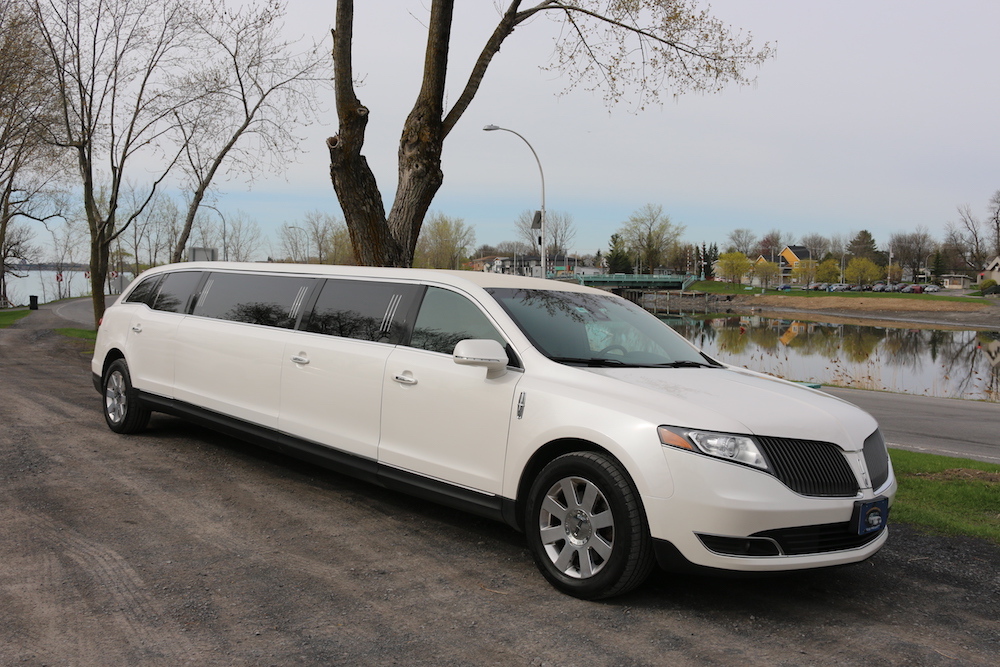 Limousine blanche Lincoln MKT 8 passengers